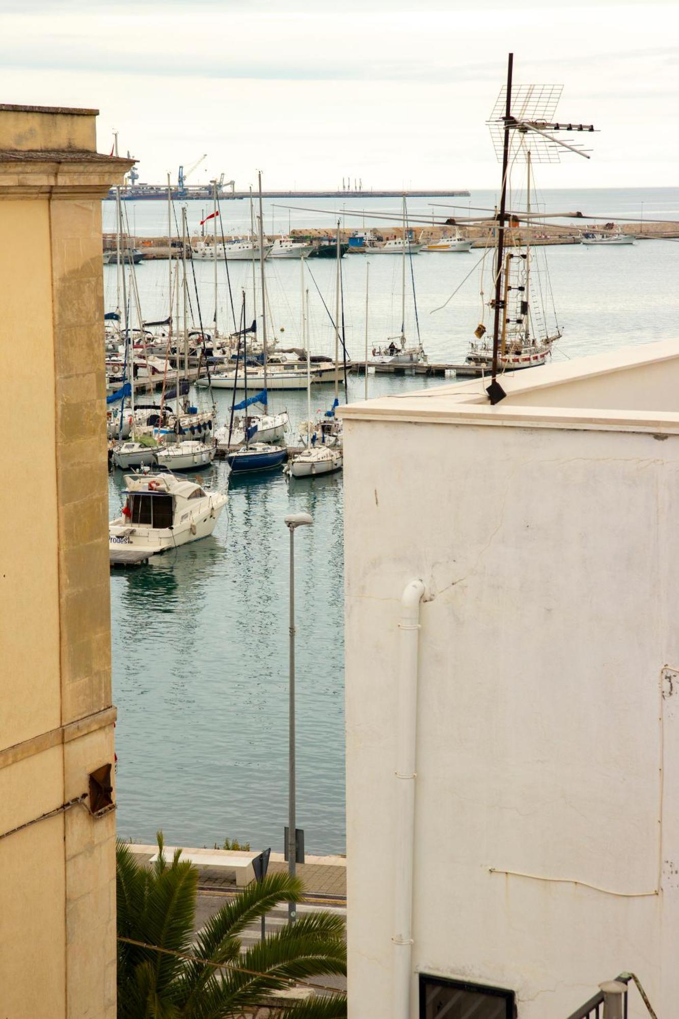 Palazzo Donnamaria Apartamento Manfredónia Exterior foto